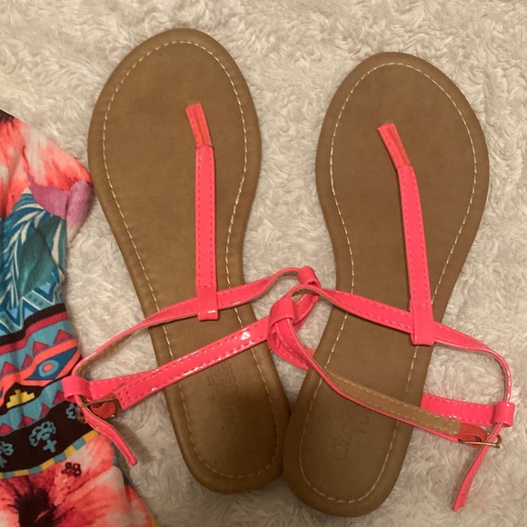 Charlotte Russe Multicolor Floral Maxi Dress with matching Sandals - Picture 5 of 9